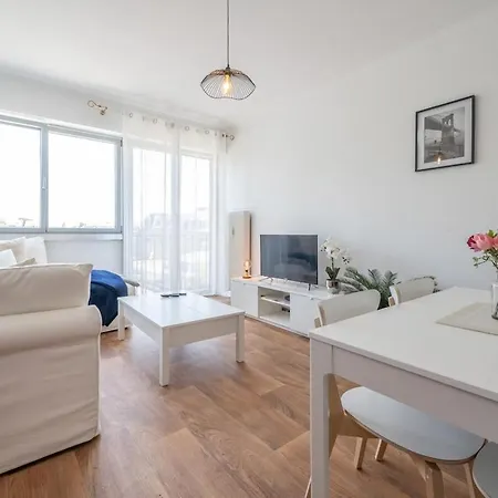 Very Apartment, Center Near Train Station