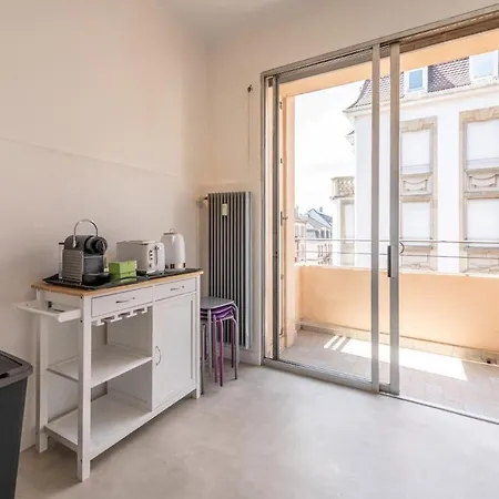 Very Apartment, Center Near Train Station *