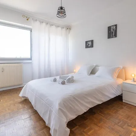 Very Apartment, Center Near Train Station Appartamento *